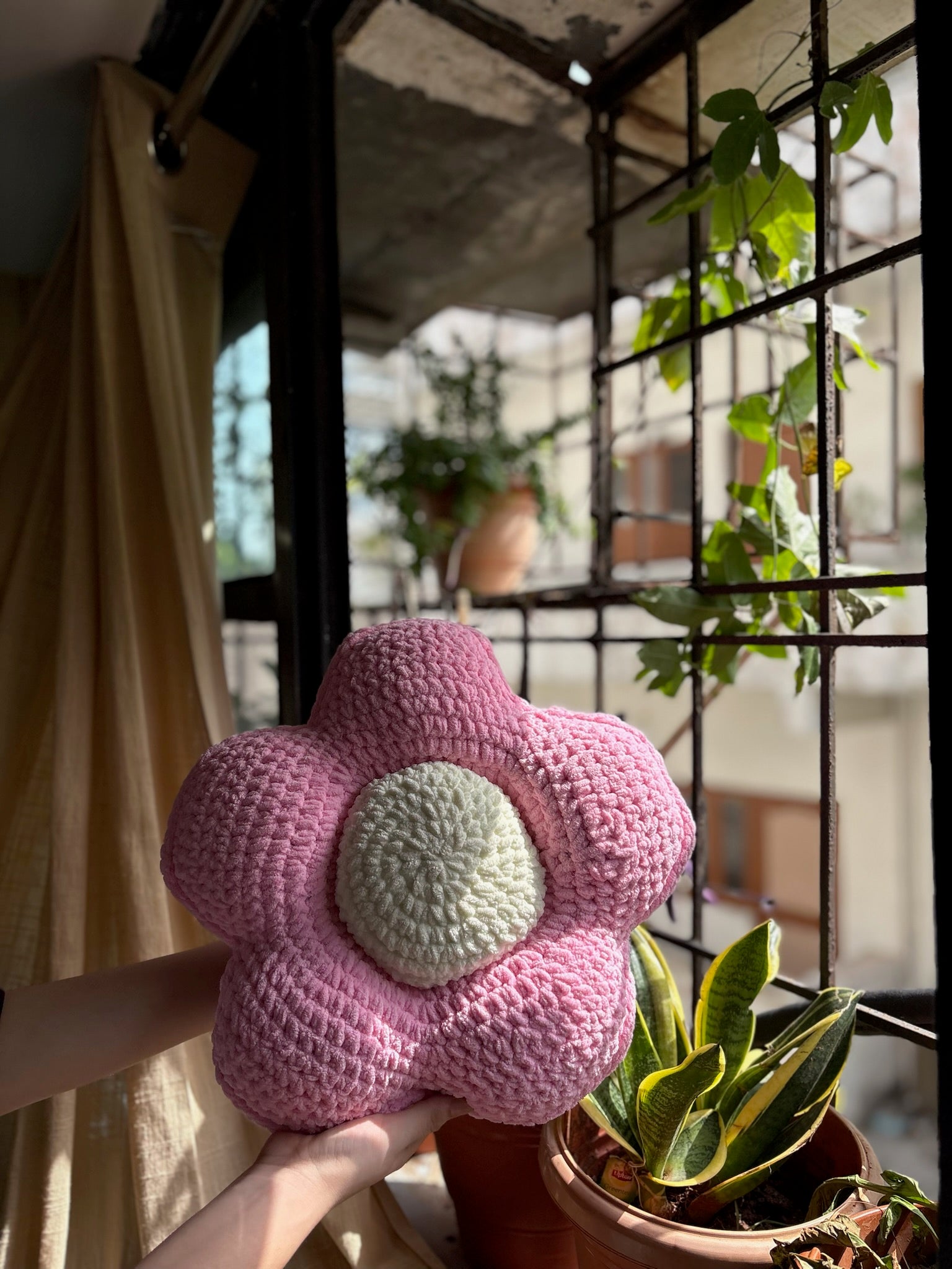 Daisy Cushion