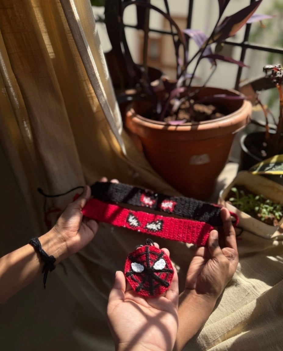 Spiderman Hand Band & Keychain, hand-crocheted by Mindori